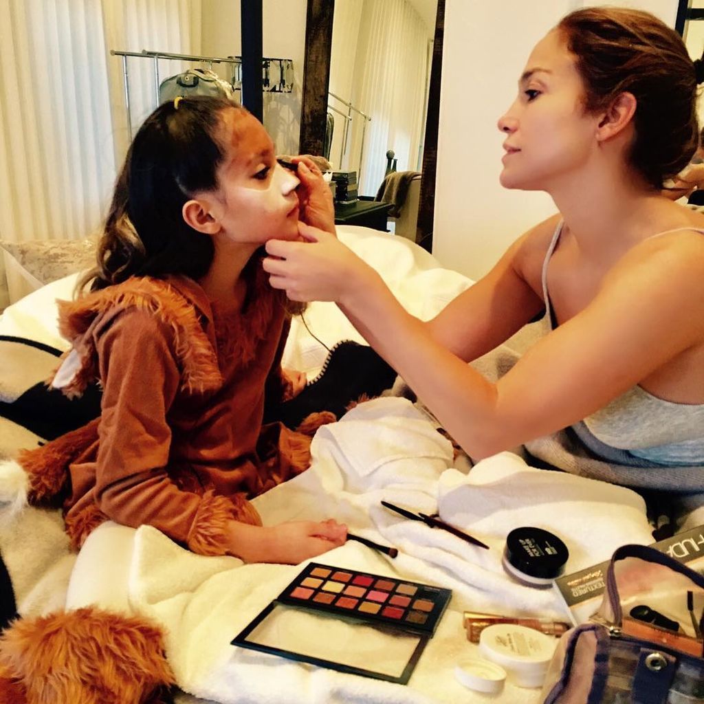 10 φωτογραφίες που αποδεικνύουν ότι η Jennifer Lopez είναι η πιο γλυκιά μανούλα (pics)