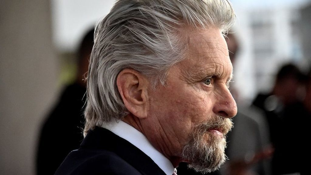 Michael Douglas
Ο γιος του Cameron συνελήφθη 3 φορές για κατοχή και εμπόριο ναρκωτικών.
Καταδικάστηκε σε 5 χρόνια φυλακής τα οποία παρατήθηκαν σε 7 λόγω κακής συμπεριφοράς