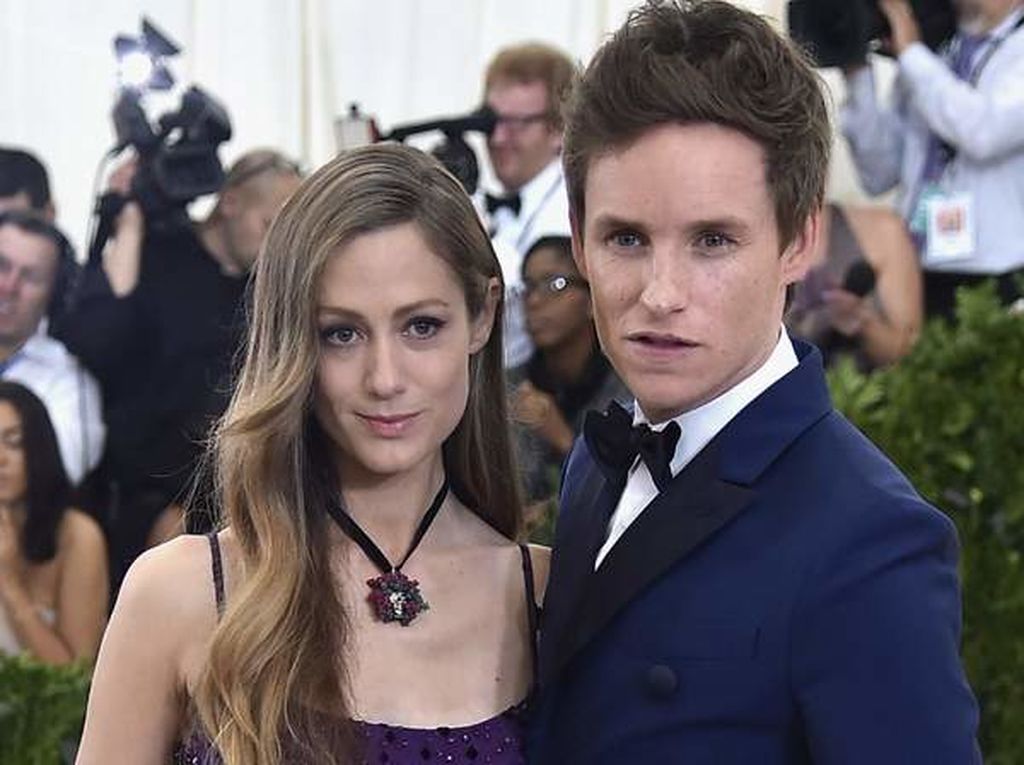 Ο ηθοποιός Eddie Redmayne παντρεύτηκε την Hannah Bagshawe