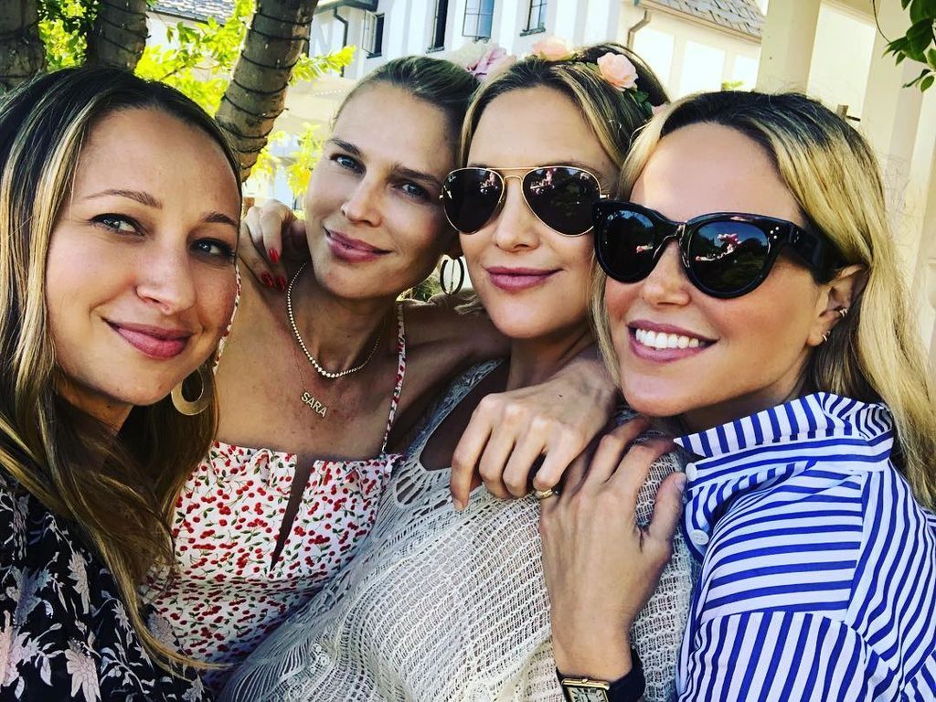 Kate Hudson: Το υπέρλαμπρο ροζ baby shower πάρτι λίγο πριν την άφιξη της κόρης τους (pics)