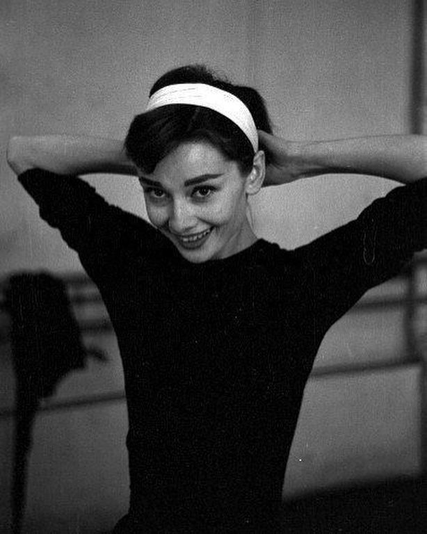 Κι όμως!Η παγκοσμίως φημισμένη Audrey Hepburn παρά το μόνιμο χαμόγελο της είχε αποβάλλει τρεις φορές