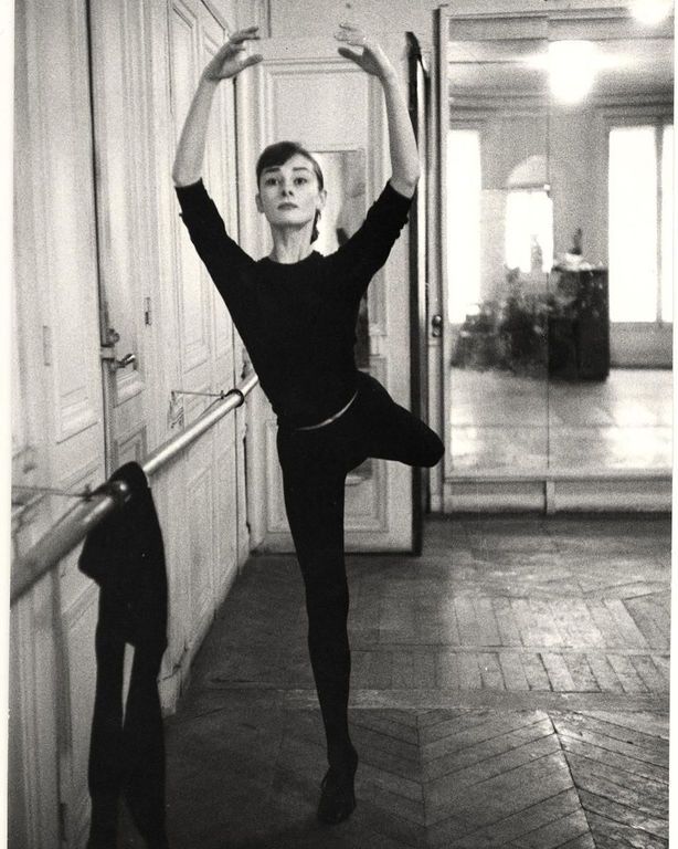 Κι όμως!Η παγκοσμίως φημισμένη Audrey Hepburn παρά το μόνιμο χαμόγελο της είχε αποβάλλει τρεις φορές