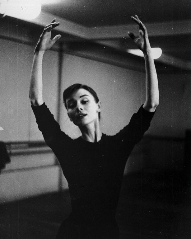Κι όμως!Η παγκοσμίως φημισμένη Audrey Hepburn παρά το μόνιμο χαμόγελο της είχε αποβάλλει τρεις φορές