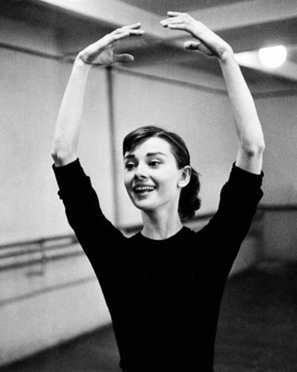 Κι όμως!Η παγκοσμίως φημισμένη Audrey Hepburn παρά το μόνιμο χαμόγελο της είχε αποβάλλει τρεις φορές