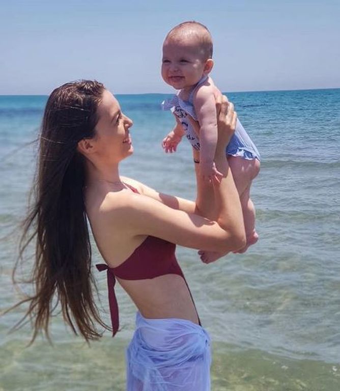 GNTM: Δείτε πρώτη φορά την κόρη της Εβελίνας Σκίτσκο (vid & pics)