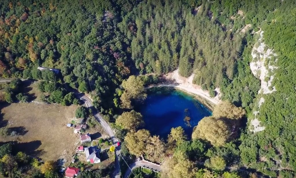 Θα εκπλαγείτε: Αυτή είναι η αλήθεια πίσω από τα επαγγελματικά πορτρέτα του Instagram (pics)