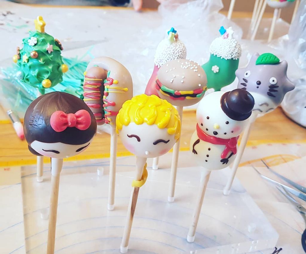 Η καλύτερη συνταγή για θεϊκά cake pops είναι αυτή (pics+vid)