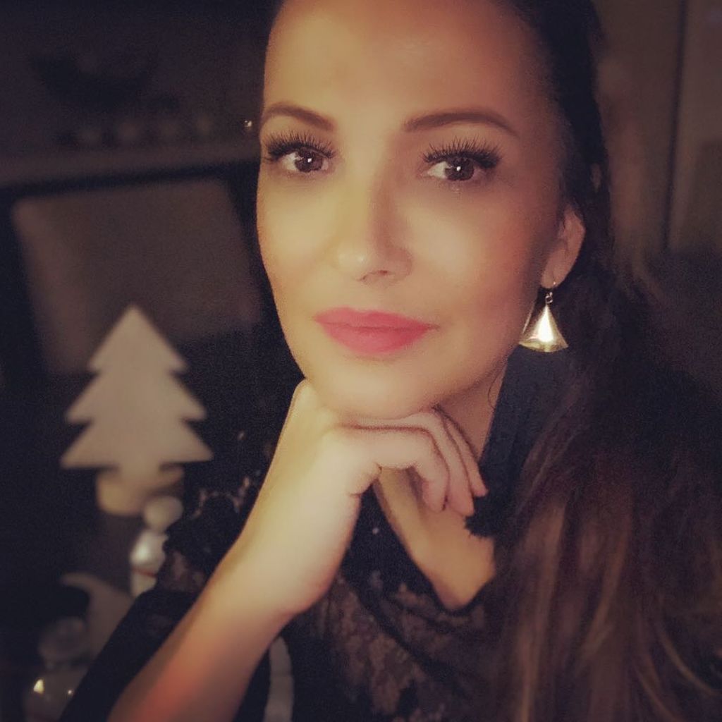 Happy amazing New Year with health , love and laughter!
Αγάπη !