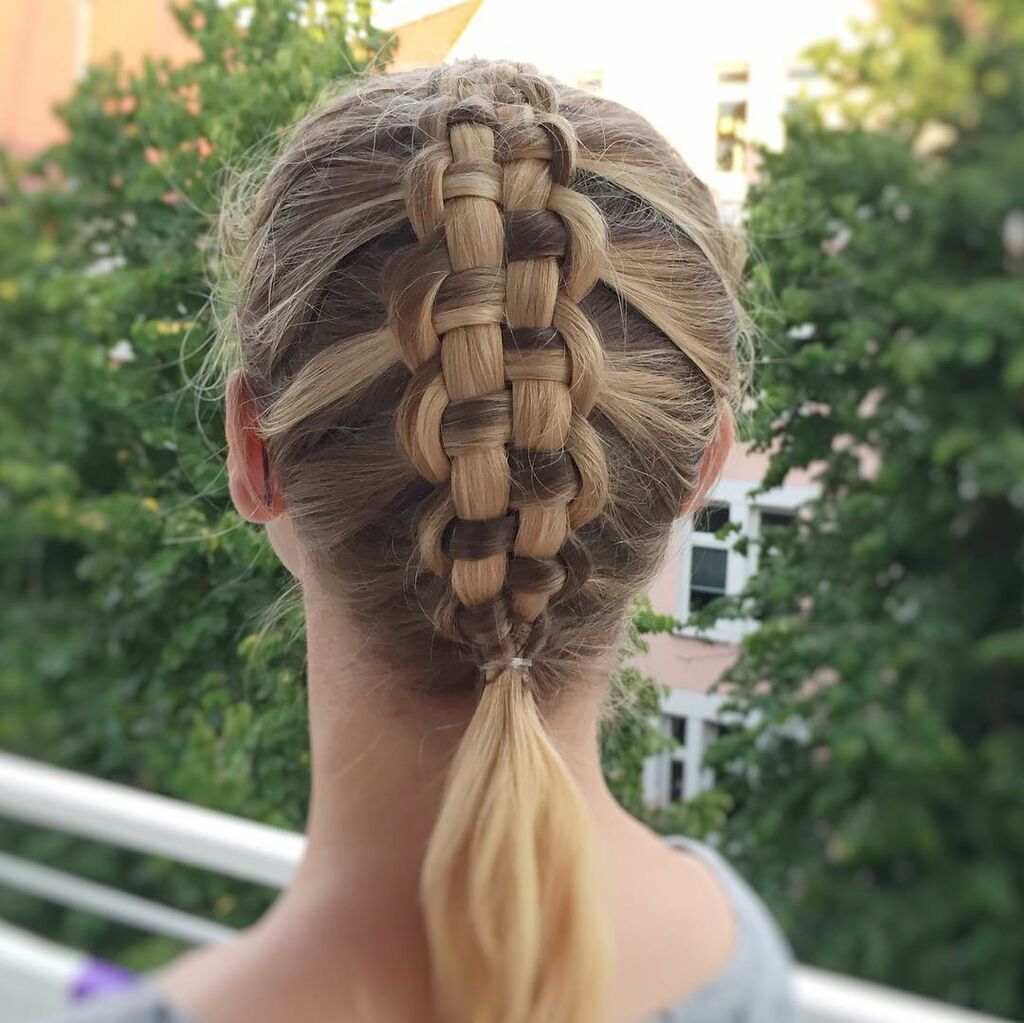 Δείτε πώς θα φτιάξετε κι εσείς τη zipper braid στις κόρες σας (vid+pics)