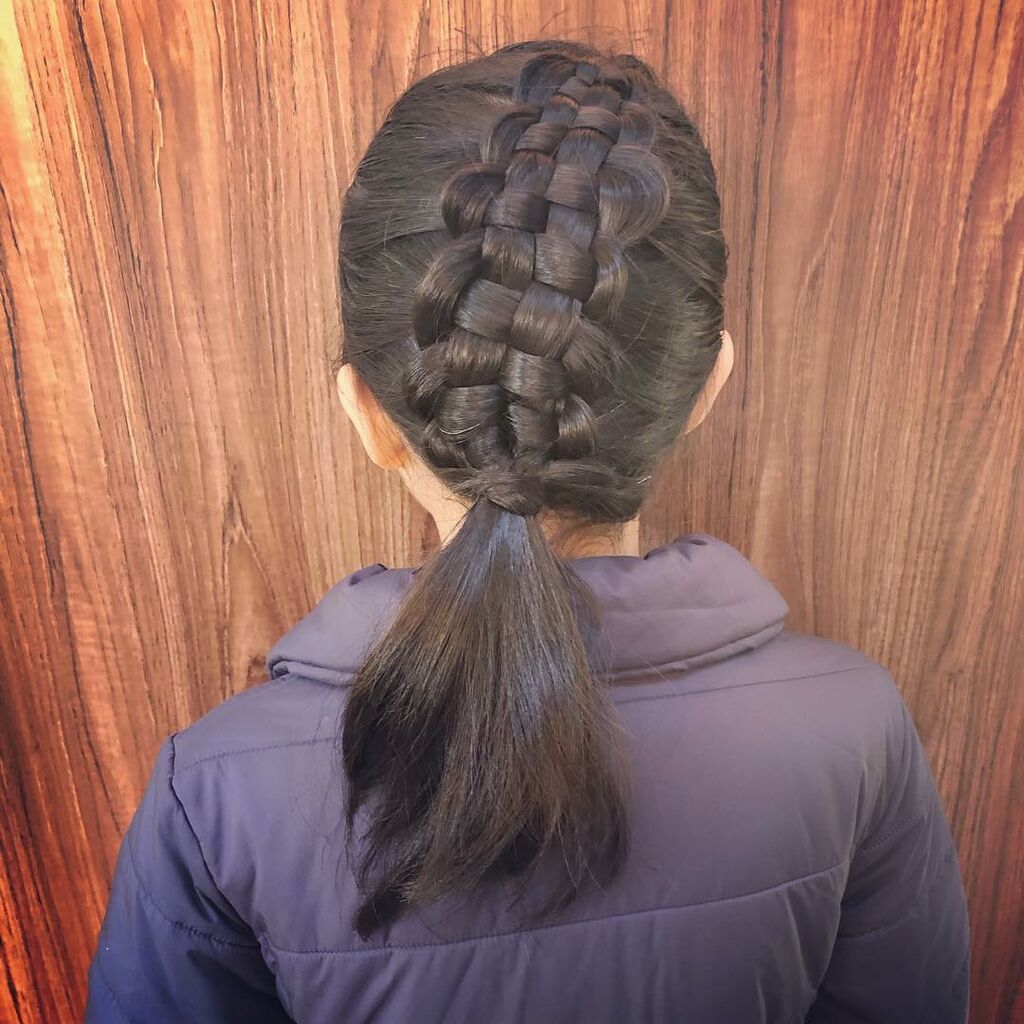 Δείτε πώς θα φτιάξετε κι εσείς τη zipper braid στις κόρες σας (vid+pics)