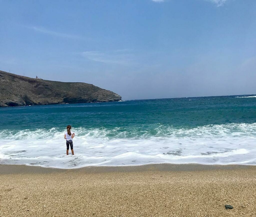 Ελένη Μενεγάκη: Οι τιμωρίες που βάζει στα παιδιά της και πώς ζει την εφηβεία των μεγαλύτερων (vid)