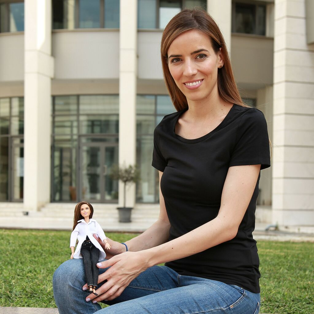 Δείτε ποια διάσημη γίνεται η πρώτη Ελληνίδα Barbie (pics)