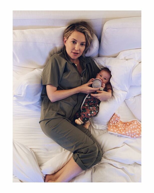 Kate Hudson: Δημοσίευσε για πρώτη φορά φωτογραφία και των τριών παιδιών της (pics)