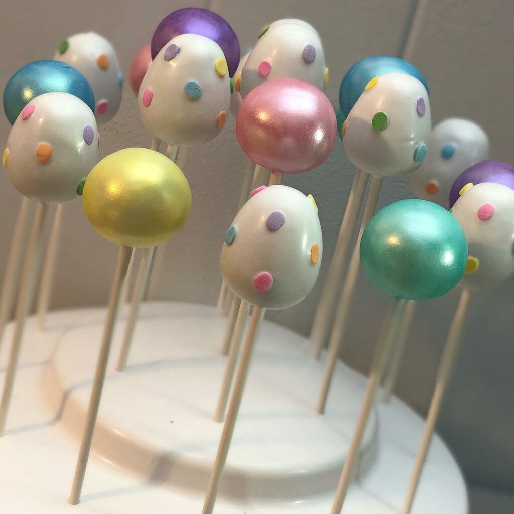 Πασχαλινά cake pops: Τα παιδιά θα λατρέψουν αυτά πολύχρωμα, γλυκά αυγά! (pics & vid)