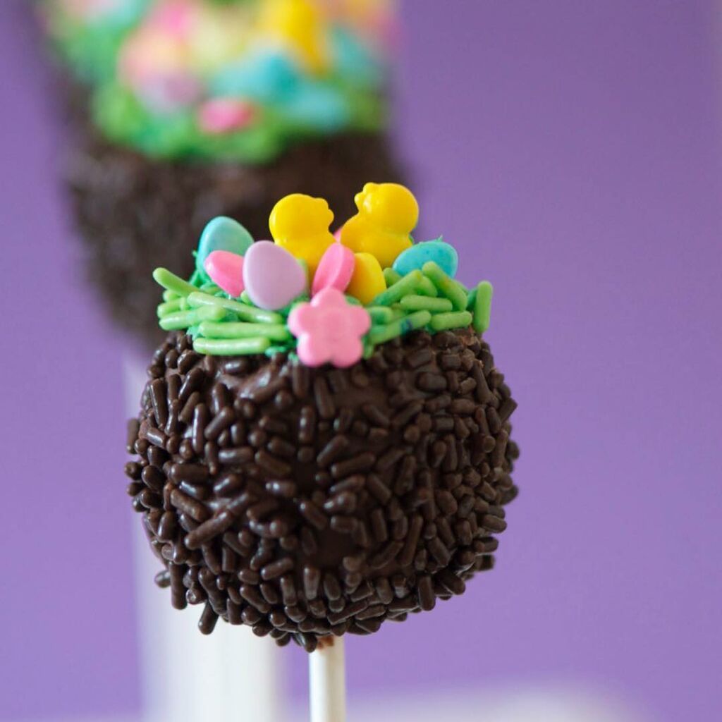 Πασχαλινά cake pops: Τα παιδιά θα λατρέψουν αυτά πολύχρωμα, γλυκά αυγά! (pics & vid)