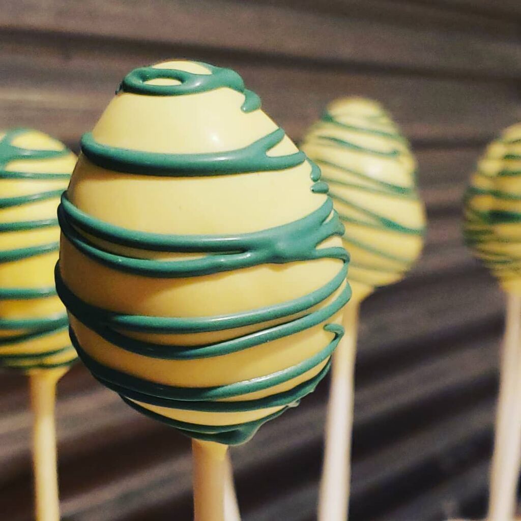 Πασχαλινά cake pops: Τα παιδιά θα λατρέψουν αυτά πολύχρωμα, γλυκά αυγά! (pics & vid)