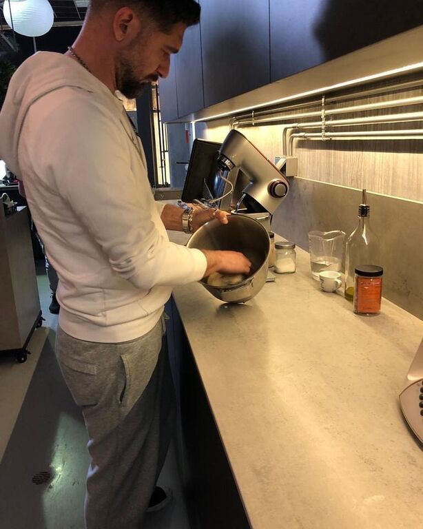 Πάνος Ιωαννίδης: Ο κριτής του Master Chef μας δείχνει για 1η φορά τον 4χρονο ανιψιό του (vid+pics)