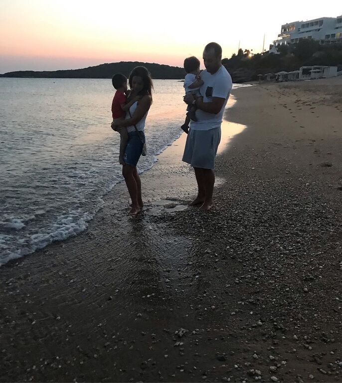 Το Σαββατοκύριακο η διάσημη μαμά ανέβασε αυτήν την πολύ τρυφερή φωτογραφία...