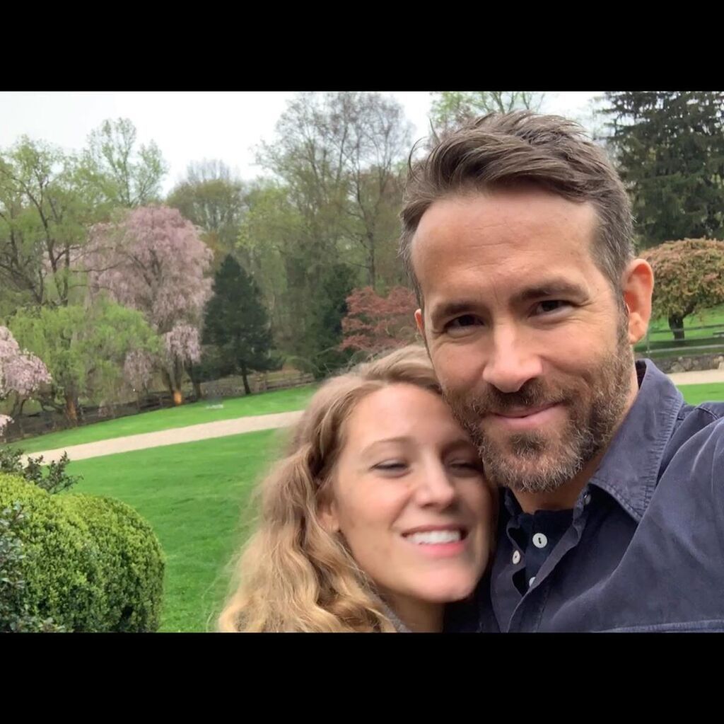 Ryan Reynolds: Ευχήθηκε χρόνια πολλά στην Blake Lively με τις χειρότερες φωτογραφίες της (pics)