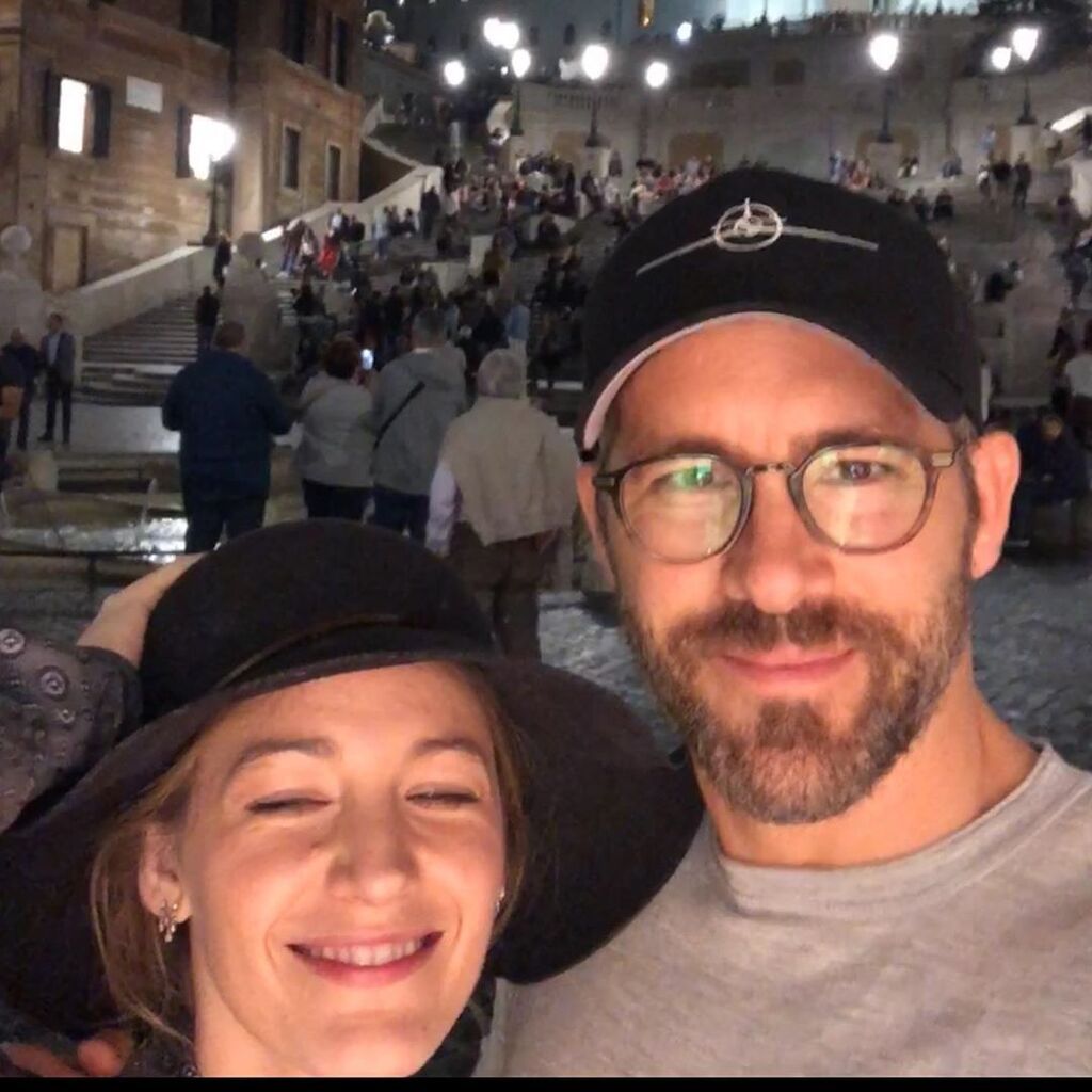 Ryan Reynolds: Ευχήθηκε χρόνια πολλά στην Blake Lively με τις χειρότερες φωτογραφίες της (pics)