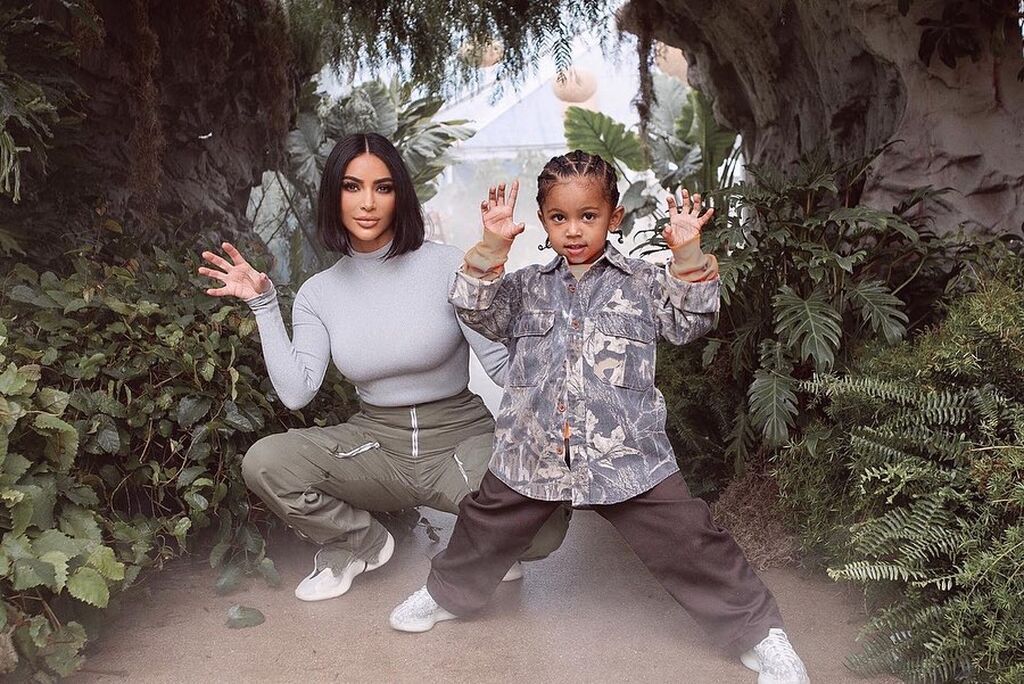 Saint West:Υπέροχες φώτο του γιου της Kim Kardashian που πρέπει να δεις - Είναι αξιολάτρευτος (pics)