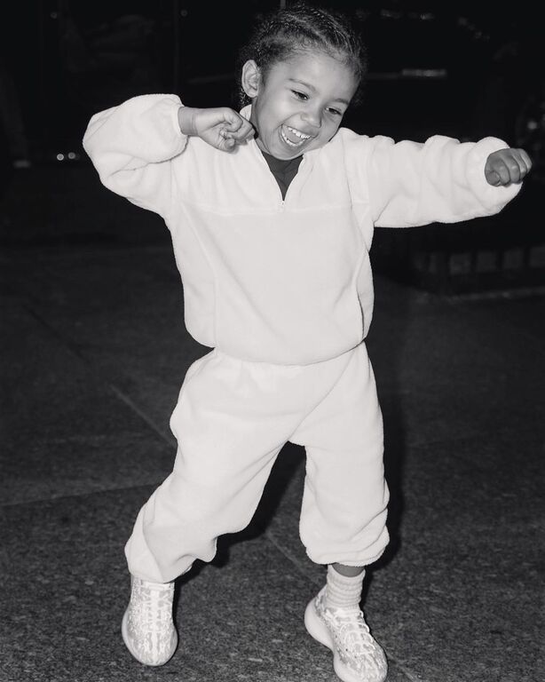 Saint West:Υπέροχες φώτο του γιου της Kim Kardashian που πρέπει να δεις - Είναι αξιολάτρευτος (pics)