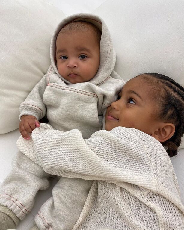 Saint West:Υπέροχες φώτο του γιου της Kim Kardashian που πρέπει να δεις - Είναι αξιολάτρευτος (pics)
