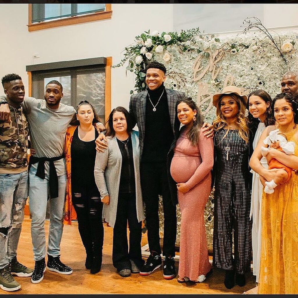 Γιάννης Αντετοκούνμπο: Δείτε φώτο από το babyshower πάρτι λίγο πριν γίνει μπαμπάς (pics)