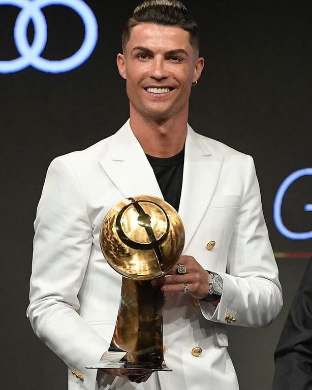 Christiano Ronaldo: Στην μπανιέρα με τα τέσσερα παιδιά του – Η φώτο έγινε viral