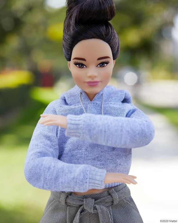 9 Μαρτίου - H Barbie γιορτάζει τα 61α γενέθλιά της και είναι πιο «πραγματική» από ποτέ (pics)