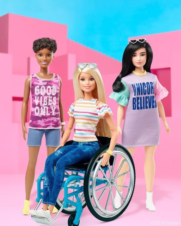 9 Μαρτίου - H Barbie γιορτάζει τα 61α γενέθλιά της και είναι πιο «πραγματική» από ποτέ (pics)