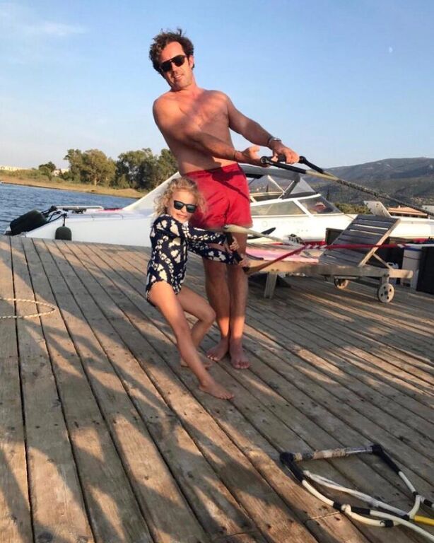 Η Βίκυ Καγιά συχνά δημοσιεύει φωτογραφίες από την καθημερινότητά της, φωτογραφίες με τα παιδιά της...