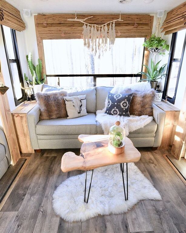 Instagram account @livingwithsimplicity