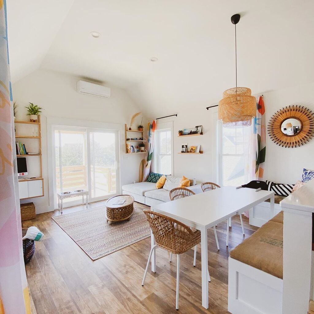 Instagram account @thenewsmallhouse