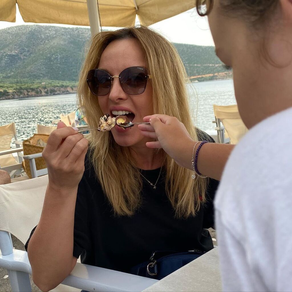 Ηλέκτρα Λύρα: Το τρυφερό φιλί στον μπαμπά της έλιωσε το Instagram