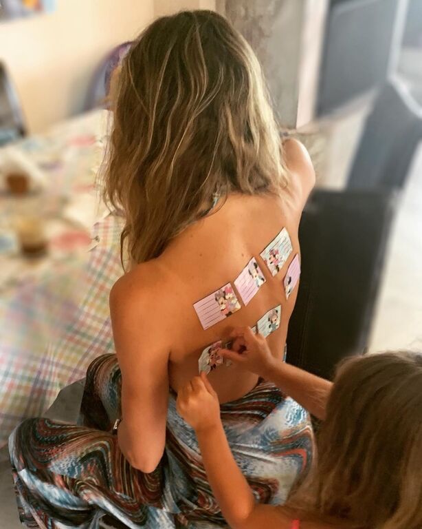 Αναγνωρίζετε την Ελληνίδα ηθοποιό της φωτογραφίας;