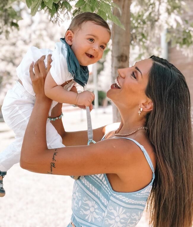 Φελίσια Λαπάτη: Υπέροχες φωτογραφίες με τον μονάκριβο γιο της