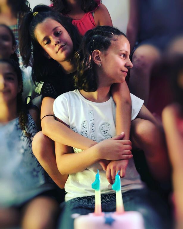 «Κοριτσάκι, θες να γίνουμε φίλες;»