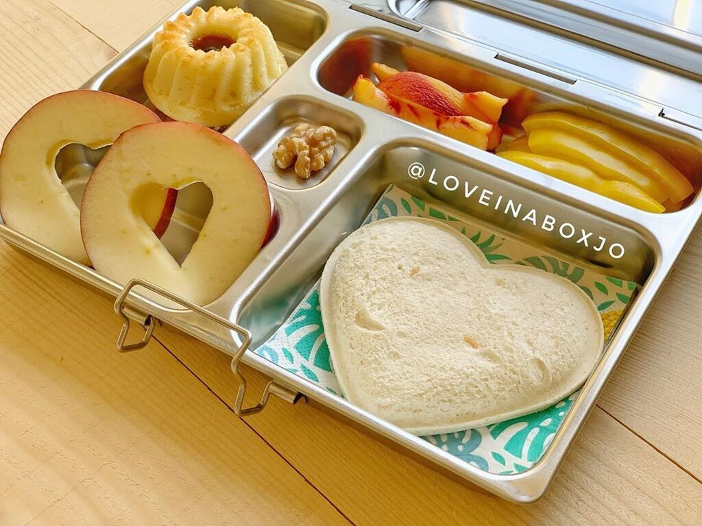 Instagram@ loveinaboxjo