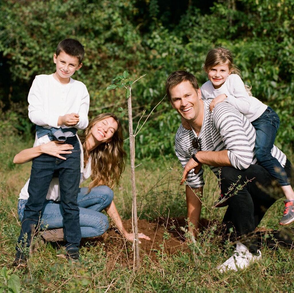 Gisele Bündchen: Δημοσίευσε δύο φανταστικές φωτογραφίες με τα παιδιά της