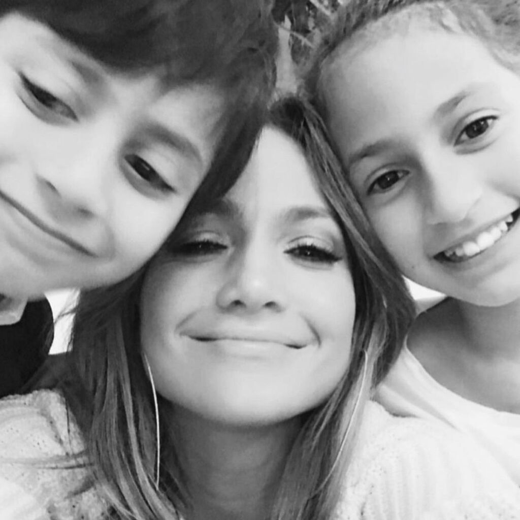 Η κόρη της Jennifer Lopez μιλά για το παιδικό βιβλίο που έγραψε (vid)