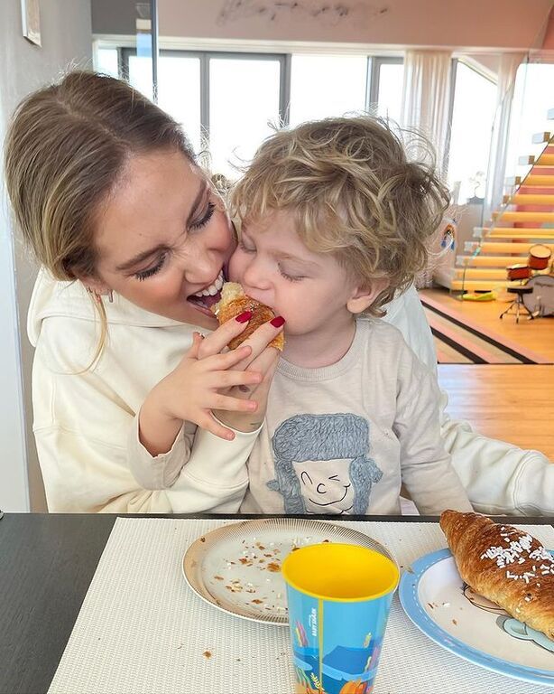 Chiara Ferragni: Το απίθανο βίντεο όπου ο γιος της φτιάχνει πίτσα