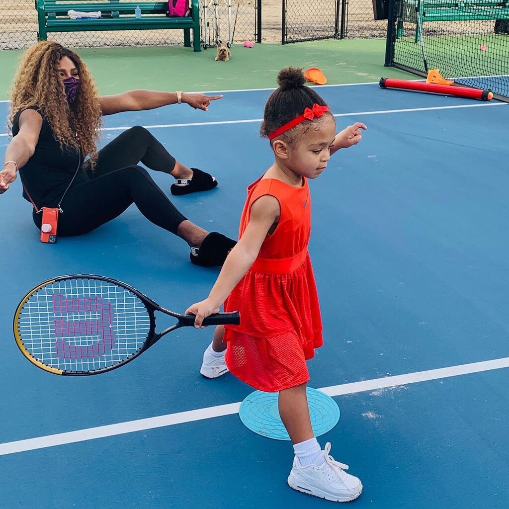 Η Serena Williams ποζάρει με την κόρη της Olympia για γνωστό οίκο μόδας