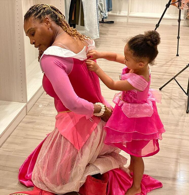 Η Serena Williams ποζάρει με την κόρη της Olympia για γνωστό οίκο μόδας