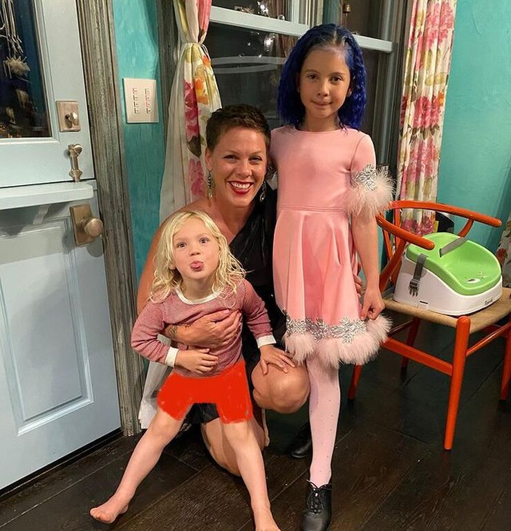 Instagram account @Pink @CareyHart