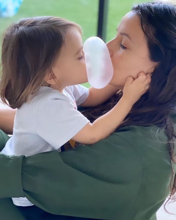Η Eva Longoria μιλά γιατί επέλεξε να γίνει μαμά μετά τα 40
