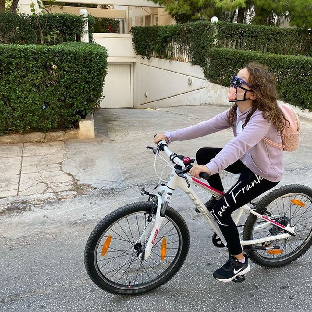 Ηλέκτρα Λύρα: Σπάνιο βίντεο-Δείτε τη να τραγουδά σε συναυλία της μαμάς της