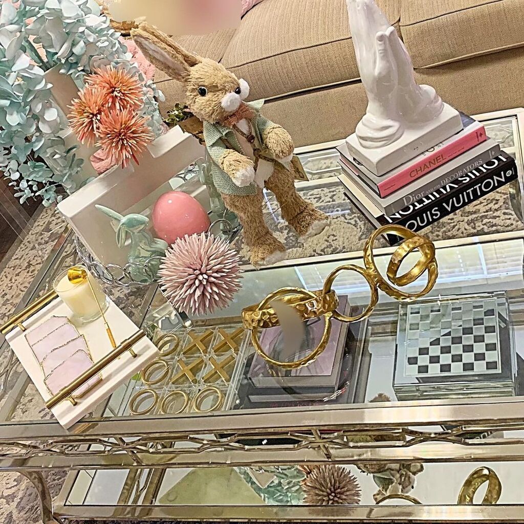 πηγή φωτογραφίας; instagram @glamwithisis