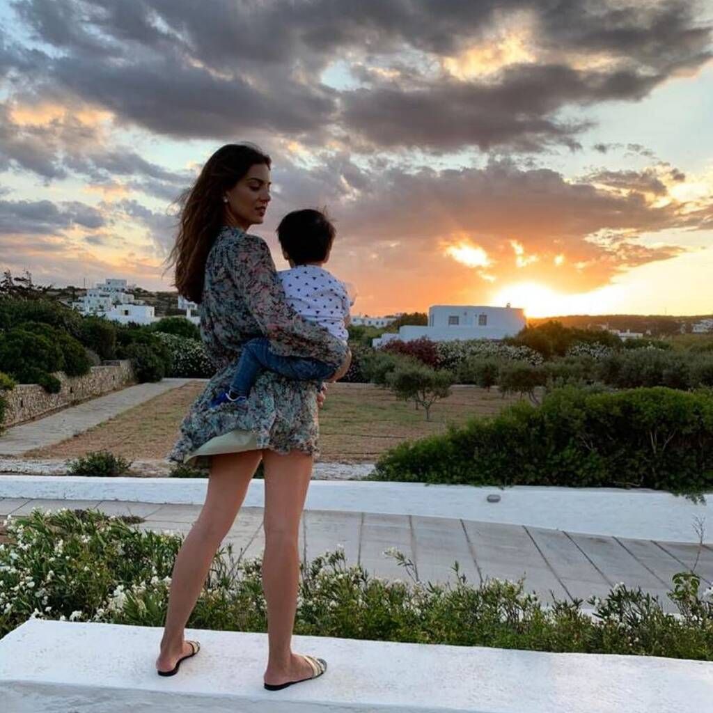 "Ώρα για αγκαλίτσες" - Η τρυφερή φώτο με την κόρη της