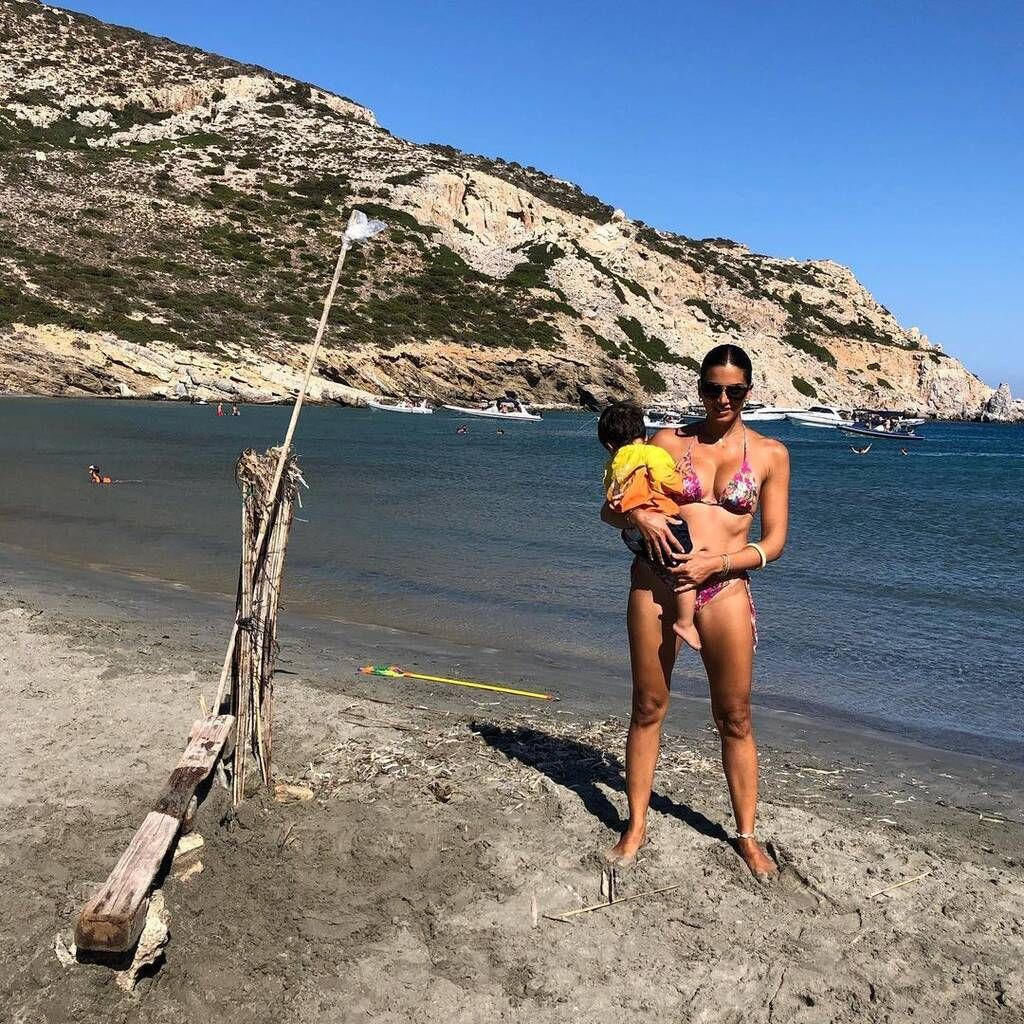 "Ώρα για αγκαλίτσες" - Η τρυφερή φώτο με την κόρη της